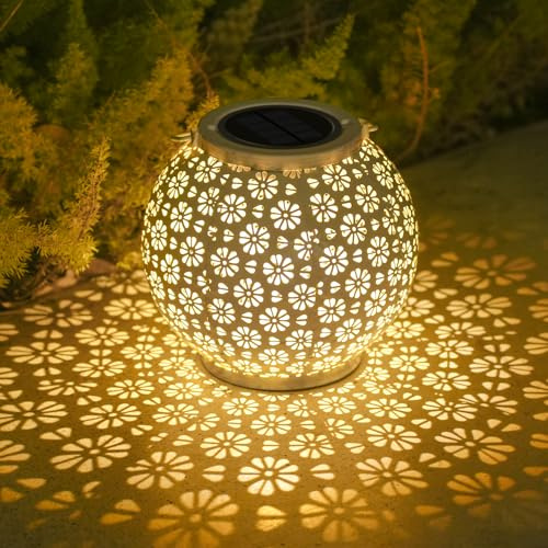 JOYCREATOR Solarlaterne für Außen Gross, Vintage Solar Laterne mit Pflaumenblüte IP65 Wasserdicht, Metall Solarlampen für Außen Hängend für Garten Patio Rasen Hof, Geschenke für Frauen(Große/Weiß)
