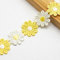 XCSJ 5 Yard 25mm Blumen Spitzenband Spitzenborte Stickerei Dekoband Zierband Borten Bänder Blumenband Gänseblümchen Dekoband Spitzen Spitzenborte Für Hochzeit Deko Handwerk Nähen Deko (Gelb)
