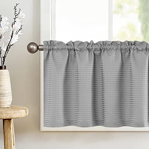 TOPICK Grau Scheibengardine für Küche Badezimmer Klein Fenster Landhausstil Gardine Kurz mit Waffel Muster Halbtransparent Bistrogardine mit Tunnelzug 1 Schal 150Bx45H cm
