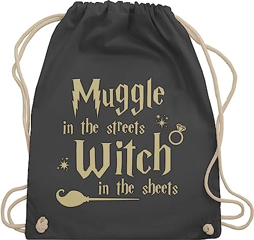 Turnbeutel Rucksack - JGA Junggesellenabschied Frauen - Muggle in the streets Witch in the sheets - Unisize - Dunkelgrau - brauttaschen bachelorette party stoffbeutel junggesellinnenabschied outfit