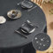 Softalker Tischdecke Outdoor Rund 160 Dunkle Grau abwaschbar Jacquard-Wellenmuster Wasserabweisend Abwischbar Fleckschutz Tischtuch Tablecloth für Draußen Party Geburtstag Silvester Winter Herbst