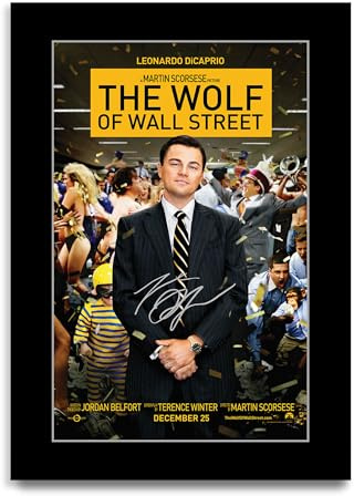 HWC Trading The Wolf of Wall Street Geschenke Geduckter Poster Signiertes Autogramm Foto für Fans von Film Memorabilien (ID-004072) - A4 Nur Druck