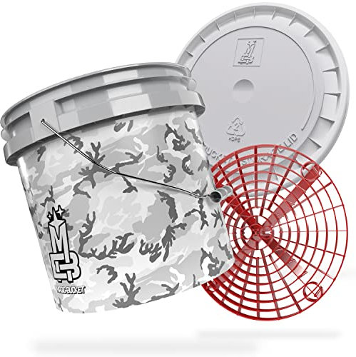 MAGIC BUCKET | Auto Handwäsche Bundle | Wascheimer mit passendem Eimer Deckel 3,5 US GALLONEN ca. 13 Liter | Mit Grit Guard Eimereinsatz Schmutzsieb | Waschset Camouflage Grau/Rot
