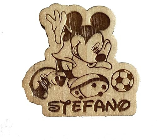 10 Stück PERSONALISIERTE Mickeymouse mit Fußball Anhänger/Magnete als Dekoration für Gastgeschenke, Tischkarten, zur Geburt, Taufe, Baby-Shower, Geburtstag