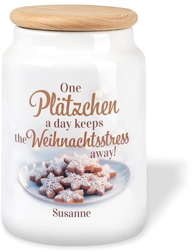 True Statements Geschenk zu Weihnachten: Keramikdose mit Holzdeckel personalisiert „One Plätzchen a day keeps the Weihnachtsstress away“ –– 650ml Keksdose für Weihnachtsplätzchen