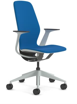 Steelcase Silq Ergonomischer, höhenverstellbarer Stuhl mit Möwengrau/Karbon Metallic Rückenlehne und Königsblau Bezug