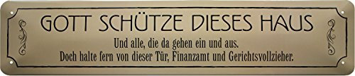 WOGEKA ART Blechschild - Gott schütze Dieses Haus vor Finanzamt - witziger Spruch als Geschenk-Idee Geburtstag Weihnachten Deko 46x10 cm Vintage-Design Straßenschild Metall STR31