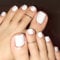 Presse Blanche Solide NICENEEDED Sur les Ongles, 24 pièces Mignon Court Carré Couverture Complète Faux Bouts D'Ongle D'Orteil, Ongles de Plage en Acrylique Blanc Brillant pour les Ongles des Pieds