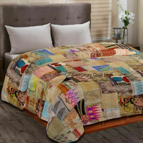 Handgefertigte Vintage-Sari-Patchwork-Kantha-Steppdecke, Vintage-Stil, dekorative Tagesdecke, Quilten, Hippie-Steppdecke, King-Size-Bett, Überwurf, Decke (Beige, 228 x 274 cm)