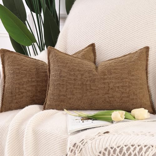 Madizz 2er Set Chenille Samt Kissenbezüge mit Rand Dekorativ Weiche neutrale Wurfkissen für Sofa Boho Akzent Zierkissenbezüge für Schlafzimmer Wohnzimmer Braun 40x80 cm