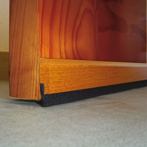 Burlete aislante de madera color SAPELI 91,5cm. Barra aislante de paño resistente de 10mm. Anti-ruido, Anti-aire, Anti-insectos. Fijación mediante cinta adhesiva doble-cara. Burlete bajopuerta