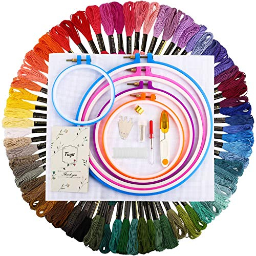 Fuyit Embroidery Starter Kit Stickpackung mit Kreuzstichwerkzeug 72 Farben Stickgarn, 5 Stück Kunststoff-Stickrahmen, 45 x 30 cm, 14 Stück Classic Reserve Aida