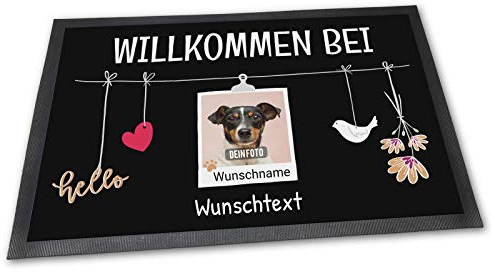 PfotenSchild Fußmatte mit Spruch - Willkommen bei - mit Wunschfotos und Wunschnamen der Haustiere - Geschenkidee für Haustierbesitzer - EIN Tier - 75 x 50 cm