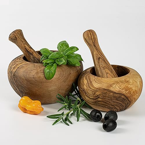Luca Olio Mörser mit Stößel aus hochwertigem Olivenholz Mortar and pestle made in Germany/Gewürzmörser für Pfeffer, Salz, Kräuter (Durchmesser: 14cm)