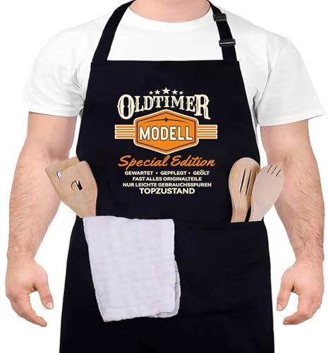 XCSJKJ Grillschürze für Männer Kochschürze Herren Schürze lustig, Grill schürze für Männer küchenschürze Herren personalisiert Grill Schürze mit 2 Taschen Grill Schürze (02-OLDTIMER MODELL)