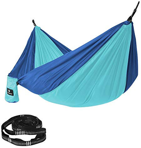 SONGMICS Campinghängematte, 275 x 140 cm, bis 300 kg belastbar, TÜV-getestet, Befestigungsgurte und Karabiner inklusive, leicht, schnell trocknend, atmungsaktiv, himmelblau-königsblau GDC14BU