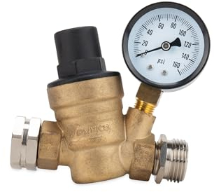 Camco Verstellbarer Wasserdruckregler für RV/Marine, Messing, hilft Schäden an Wohnmobil/Marinegeräten, Sanitärarmaturen und Schläuchen zu stoppen, mit Standard-Gartenschlauchgewinde für einfachen Anschluss | (40058)