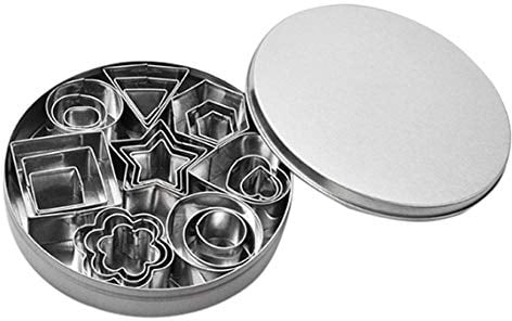 MEETOZ 24 Pcs Mini Cookie Cutters, Metal Cookie Cutters Set, Heart Star Flower Geometric Shaped Assorted Sizes, Used to Make DIY Cake Decorations in The Shape of Cookies, Fruits, Vegetables, Bread