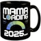 Mama loading 2025 Tasse - für werdende Mütter Modernes futuristisches Design Schwarzer Kaffeebecher 2025 Kräftige Farben für Mama
