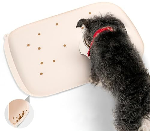 Conlun Tapis de Nourriture pour Chien avec Poche Latérale & Œillet d'Accrochage, Bords Surélevés Doux, Nettoyage Facile Imperméable Antidérapant en Silicone pour Gamelle (46x30cm,Beige Naturel)