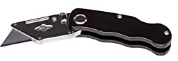 TERCASA® Universal-Klappmesser mit Trapezklinge, Gürtel Clip, Klingenschutz und Klappfunktion, Cuttermesser inkl 5 Klingen zum Schneiden von Holz, Kunststoff, Gummi, Linoleum, Teppich, Pappe, Schwarz